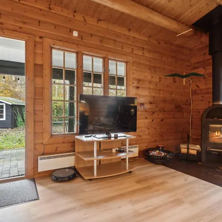 Lovely Beachside Summer House Ferienhaus